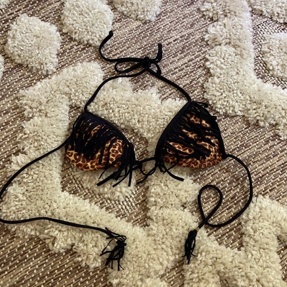 La Hearts Other - Leopard fringe triangle tie bikini top